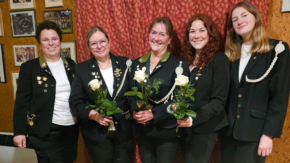Yvonne Niemeyer, Birgit Decker, Silke Möhlmann, Luisa Möhlmann und Hanna Ostermann. Yvonne Niemeyer, Birgit Decker, Silke Möhlmann, Luisa Möhlmann und Hanna Ostermann.